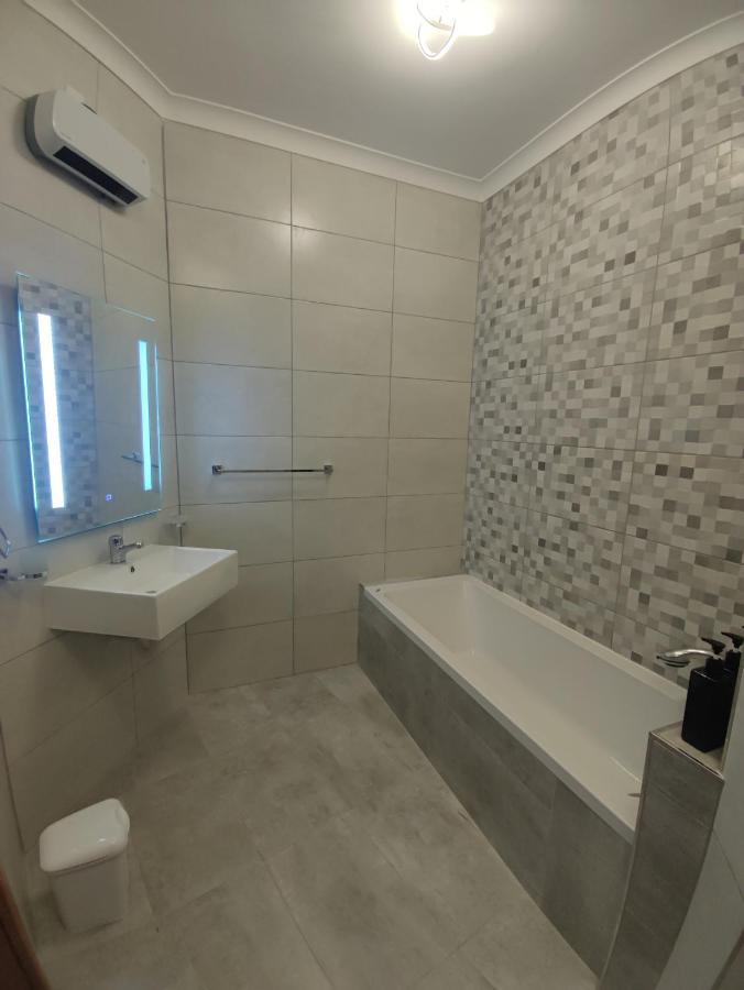 Deggies Apartments - Spacious, Modern Apartment! Naxxar Luaran gambar