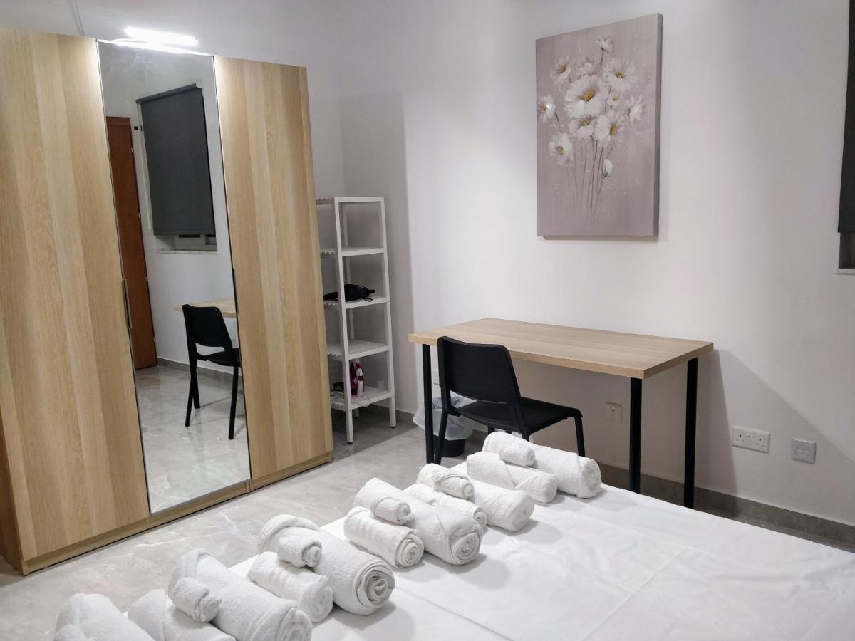 Deggies Apartments - Spacious, Modern Apartment! Naxxar Luaran gambar
