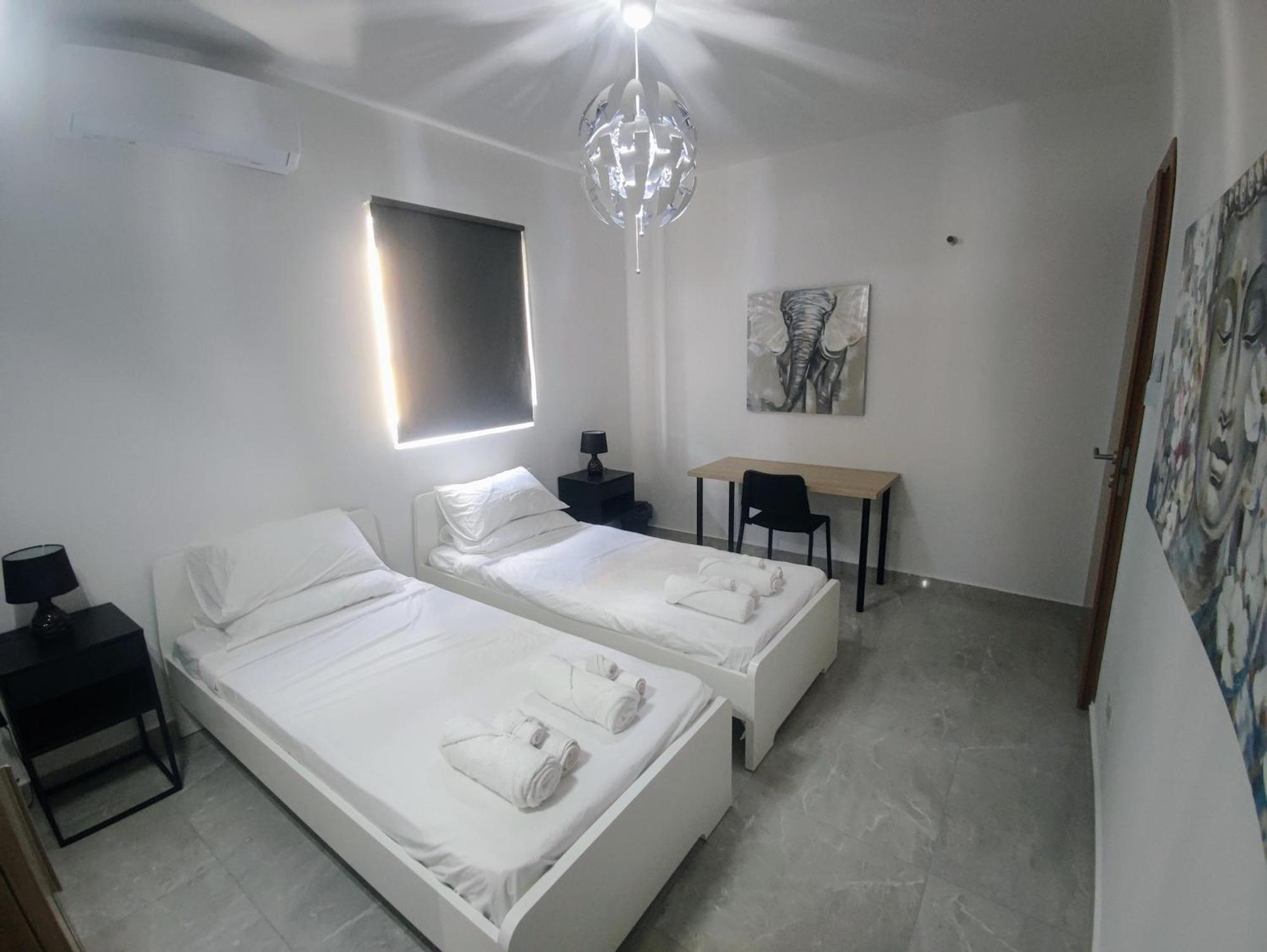 Deggies Apartments - Spacious, Modern Apartment! Naxxar Luaran gambar